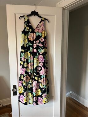 Who What Wear Black Maxi Dress with Floral Print